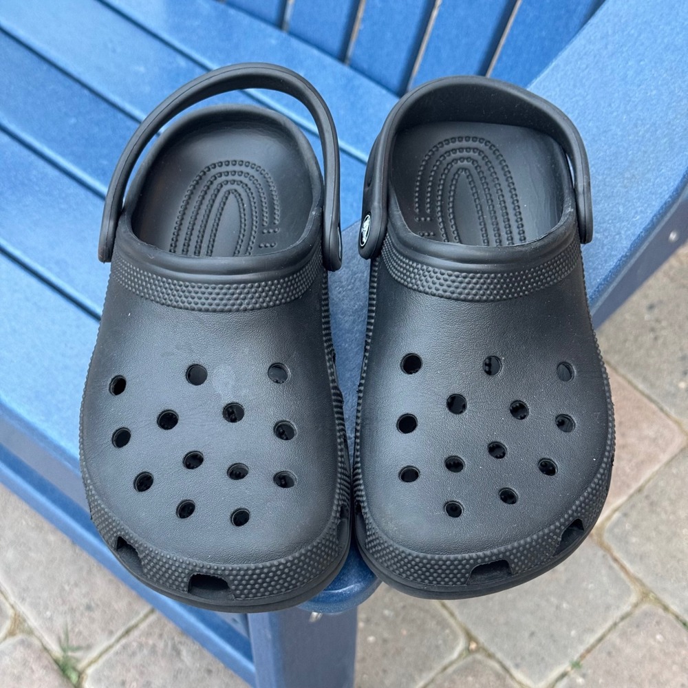 Crocs Classic Clogs Black Women 8 Men 6 Comfort Slip On Water Shoes 10001-001